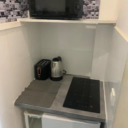 Quiet And Lovely Center Apartment *