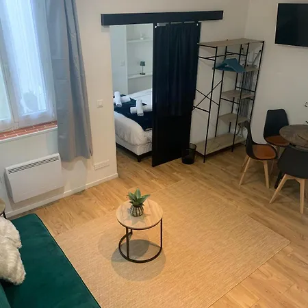 Quiet And Lovely Center Апартаменты *